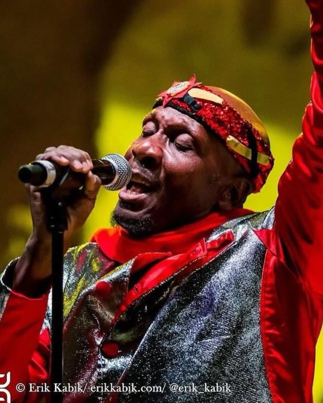 81歲樂壇巨星過世!「自幼貧困到翻身」一生超傳奇 妻心碎公開離世原因