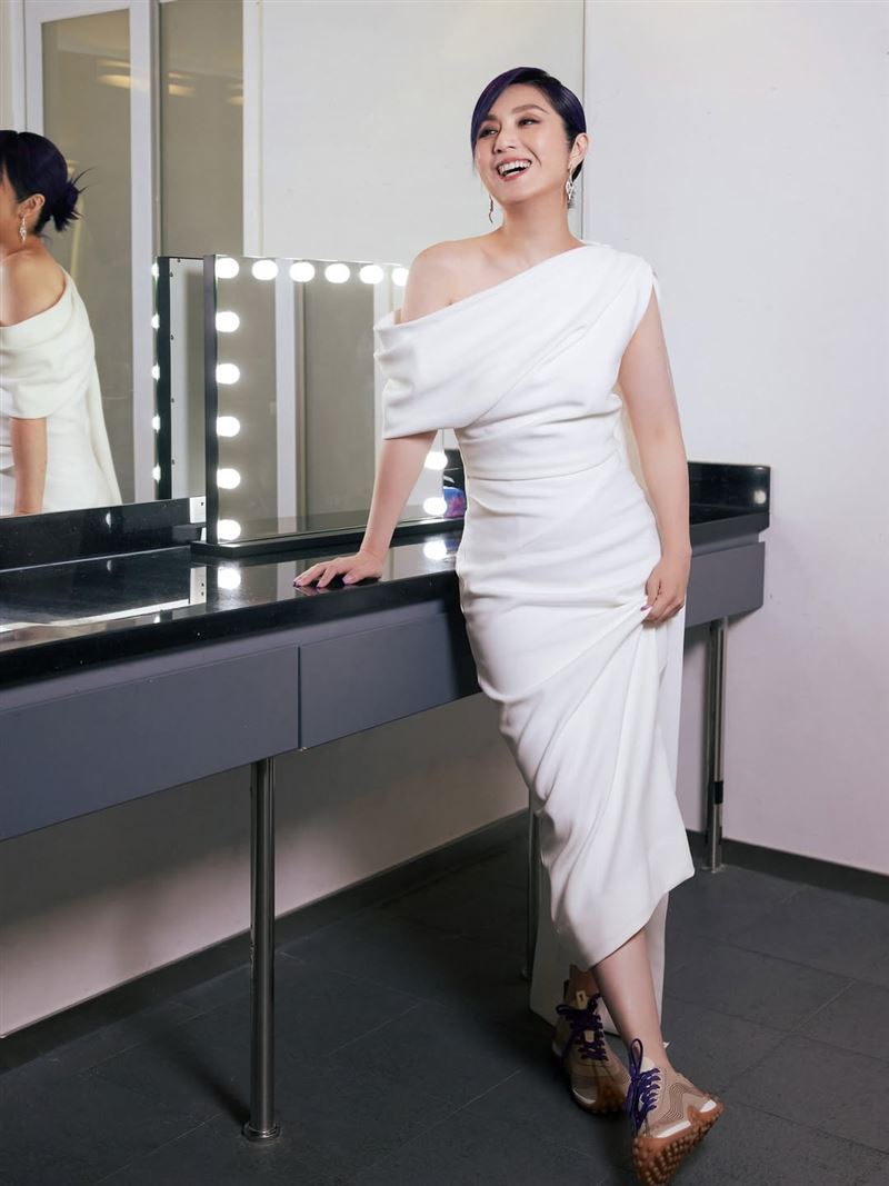 香港大火奪命!女星宣布「演唱會仍舉行」 3大調整曝光:收益全捐救災