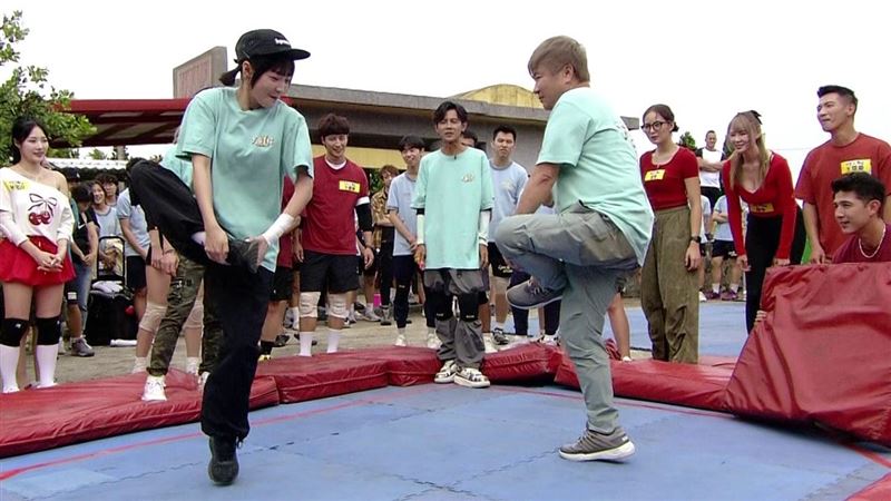 獨家/胡瓜襲胸炎上風波 籃籃遭疑「續約籌碼」!經紀公司回應了