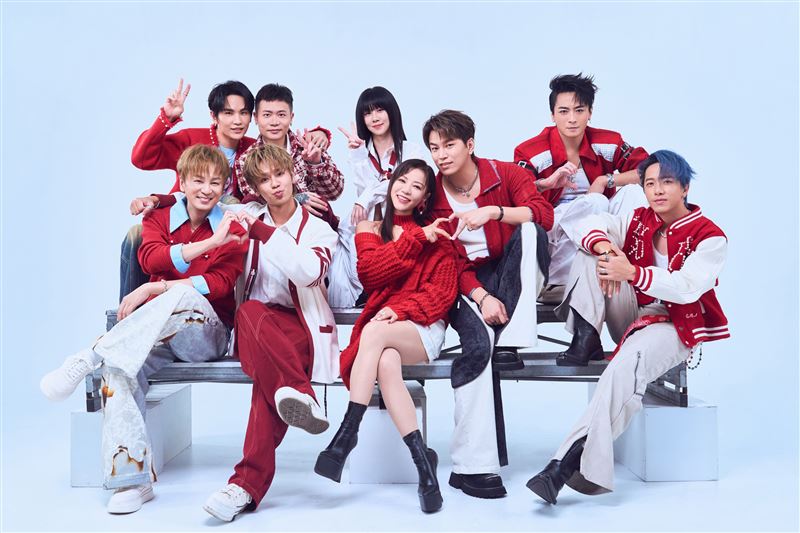 直擊／Energy公開合體！防隨機攻擊重演　「警方持盾」震撼場面曝光