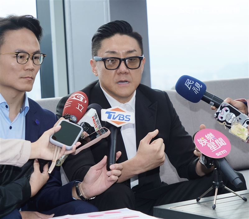 才開撕「名媛界大S」前妻！夜店大亨突遭人埋伏砍傷　濺血暴怒開嗆