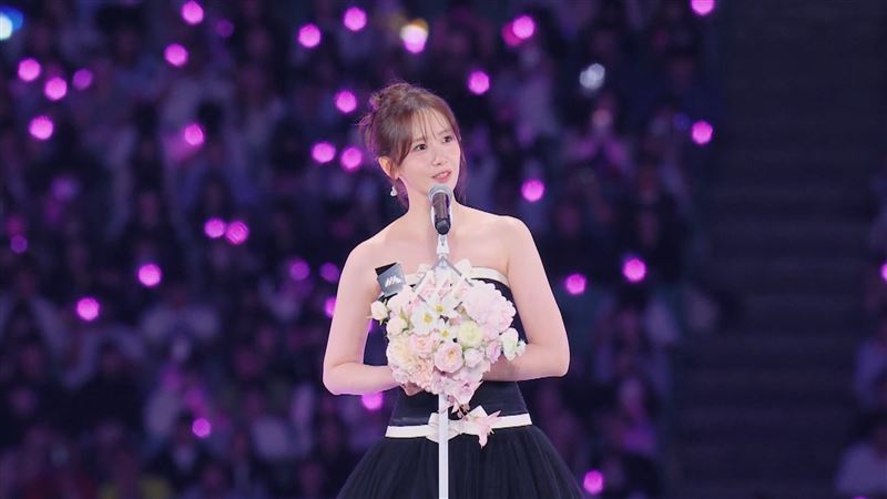 AAA典禮/潤娥超狂十級中文秒切換 影后台上告白他:我好喜歡你