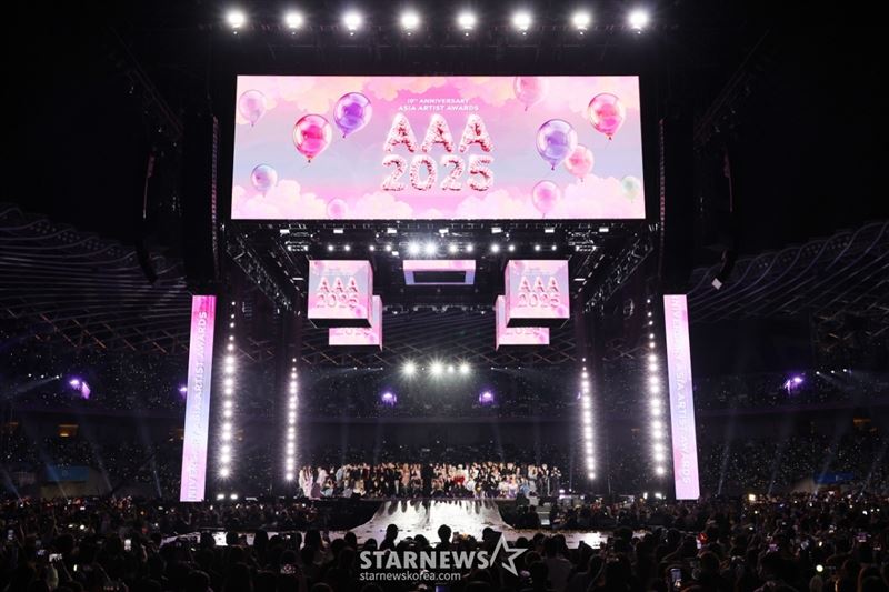 AAA典禮/完整得獎名單出爐!IU橫掃5獎煙火狂放 Stray Kids奪年度歌手