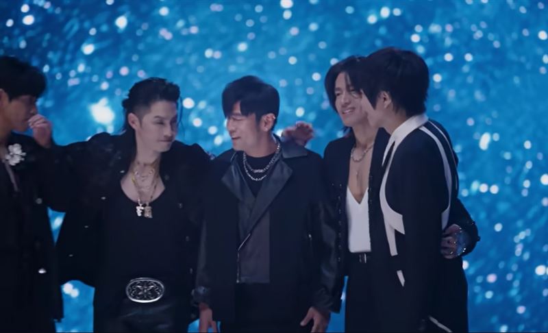 世紀同框!周杰倫、阿信合體 F3跨3大洲拍MV 再創YT超狂紀錄