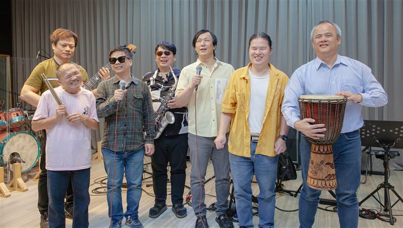 蕭煌奇〈末班車〉又開了!地獄喊「祝你一路好走」視障團員放話尬車