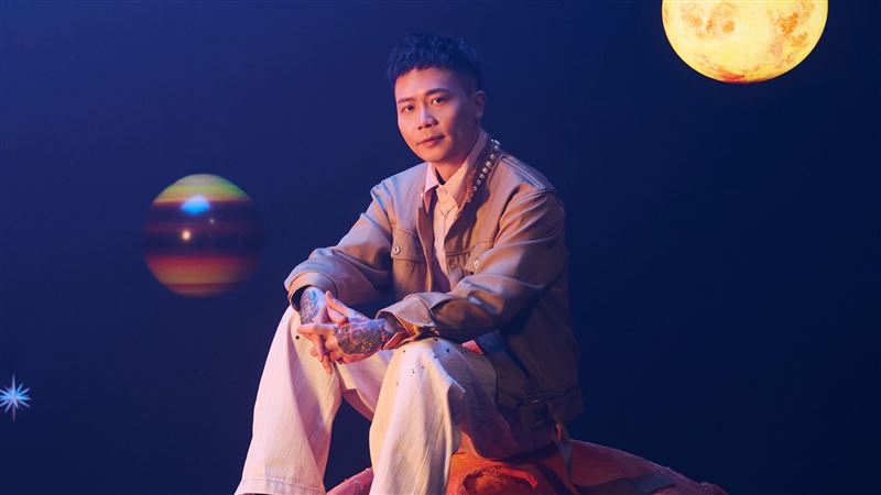 蕭秉治暖唱浪漫情歌!〈恆星〉陪粉絲跨年 回顧2025年創作破百首歌曲