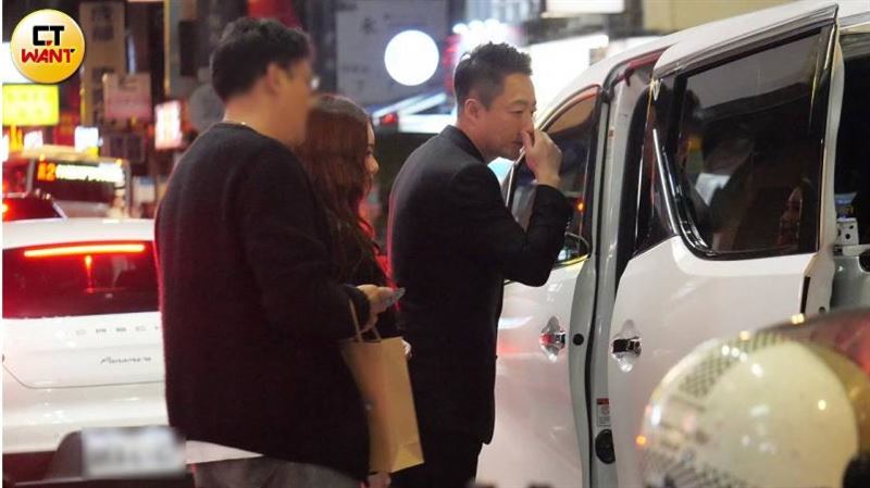 獨家／直擊汪小菲力挺好友李進良新作　孕妻馬筱梅曲線玲瓏會藏肚