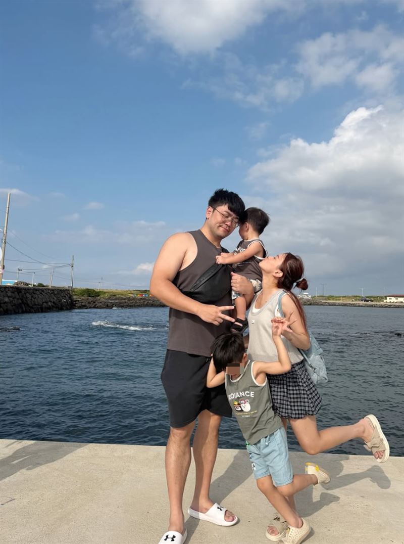 網紅「帶兒子上女廁」!排隊遭路人狂盯 她無奈嘆:上個廁所好緊張