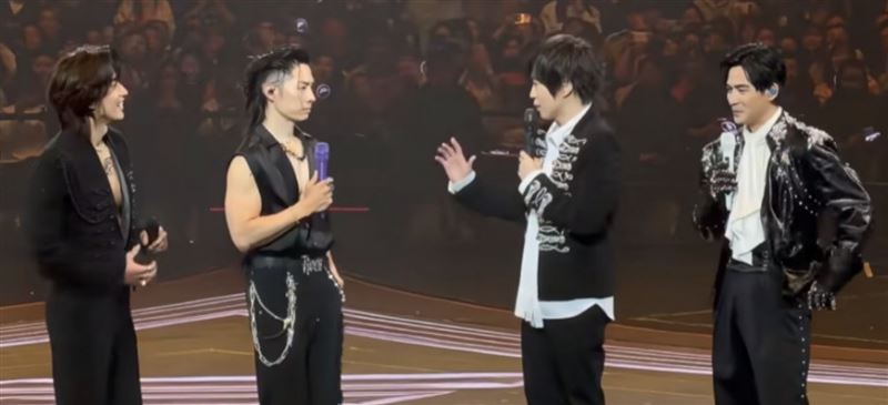 朱孝天不忍了！F3上海開唱粉絲「講4字」惹惱本人　親回酸文嘲諷阿信