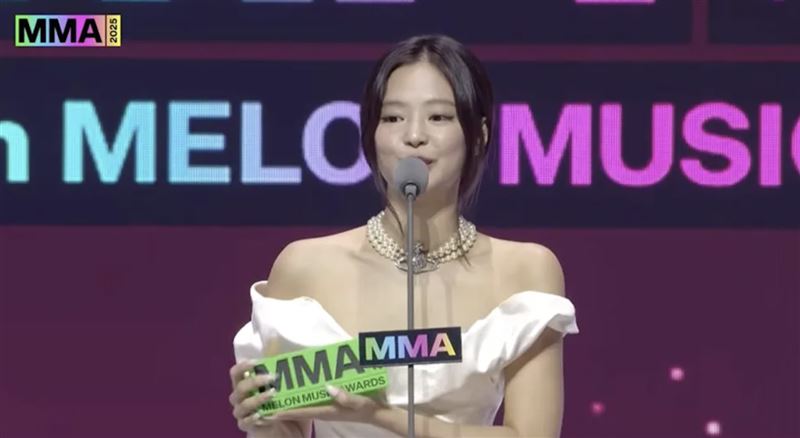 Jennie修羅場來了！紅毯才同框前男友KAI　分手GD後「獲頒同獎」