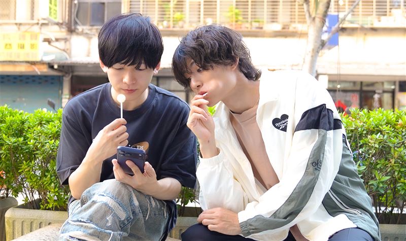 日本男優跨界唱中文情歌!美少男CP超曖昧 《原地交往》甜度破表