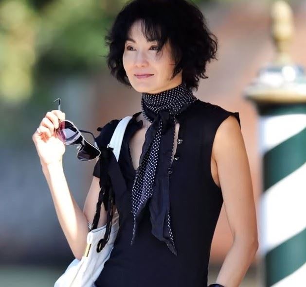 張曼玉隨性街拍曝光！私服細節全被時尚迷捕捉　被封「街拍女神」