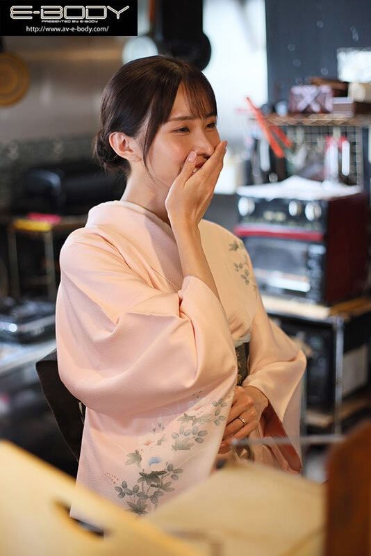 高級料理餐廳老闆娘出道拍AV！擁G罩杯美胸　白天是淑女晚上變豪放女