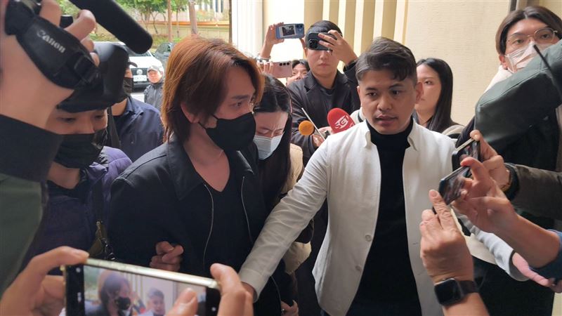 曹西平三哥飛回台灣治喪　小冬瓜：正處理行政程序！鬆口最新進度