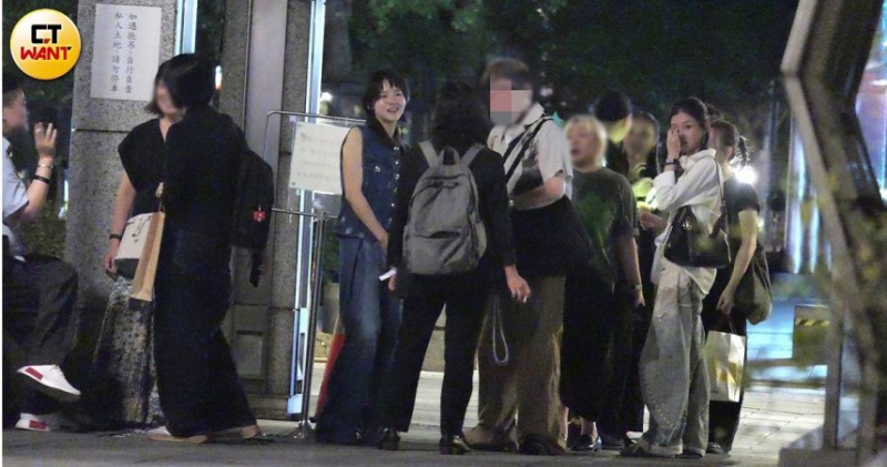 神秘室友/林廷憶親密互動經紀人 大街上摟腰靠肩樣樣來