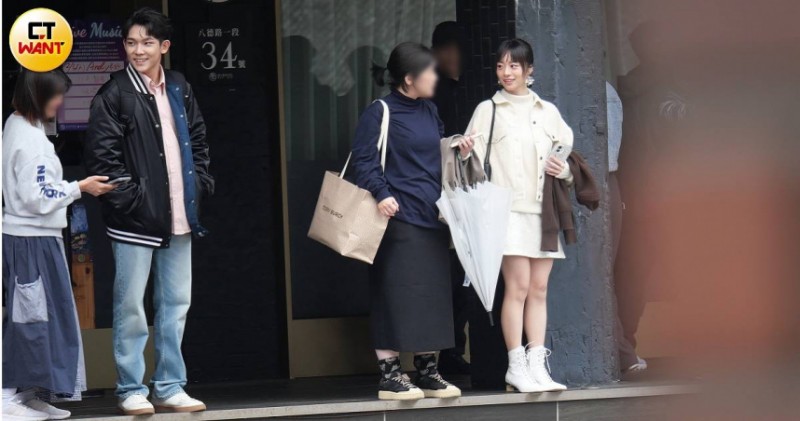 因戲生情1/林毓家熱戀許莉廷超甜蜜 牽手回家媽媽也認可