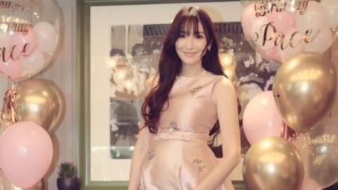 涉違移民法遭關！吳佩慈「婆婆」在美被逮捕　347億賭后變囚犯照片曝