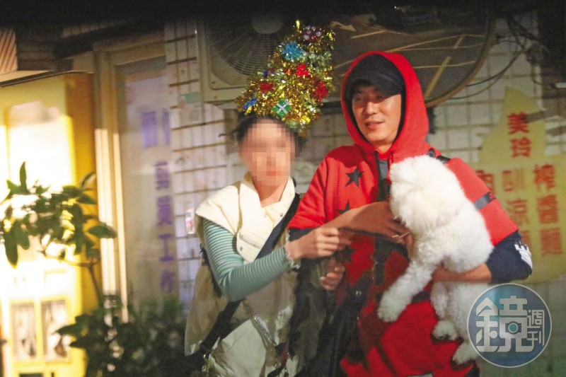 首度認愛妹子！直擊陳楚河「抱狗牽女友」甜蜜互動全被拍