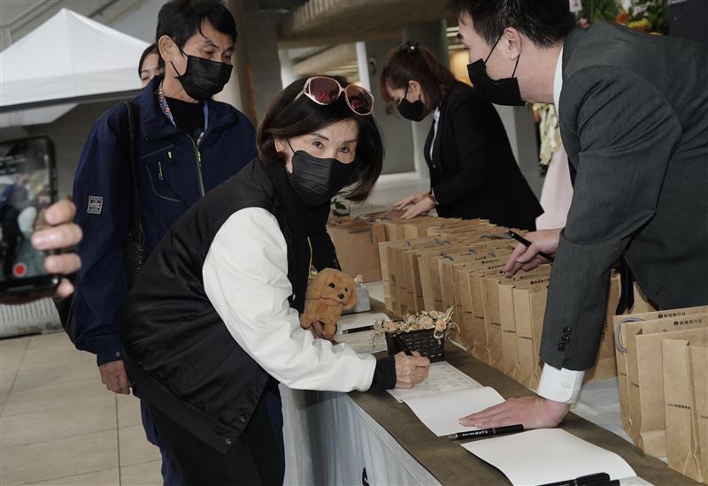 18天送走3藝人！女星籲常跑告別式「運會變差」　恬娃不忍反擊了