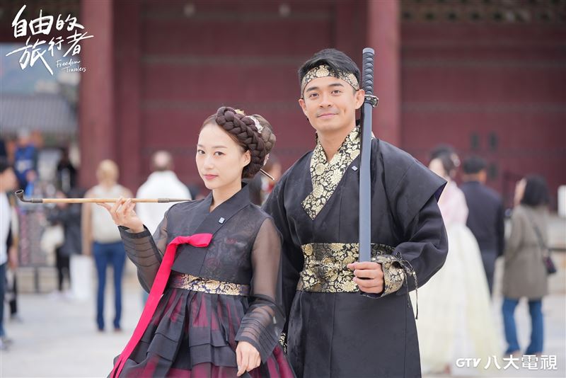 徒手挖海中人參！融融化身古代朝鮮侍衛　咪蕾最美藝伎吸睛