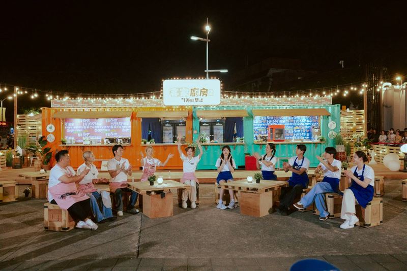 實境秀現場爆意外！男星突遭客人打槍「菜是酸的」　尷尬畫面被拍