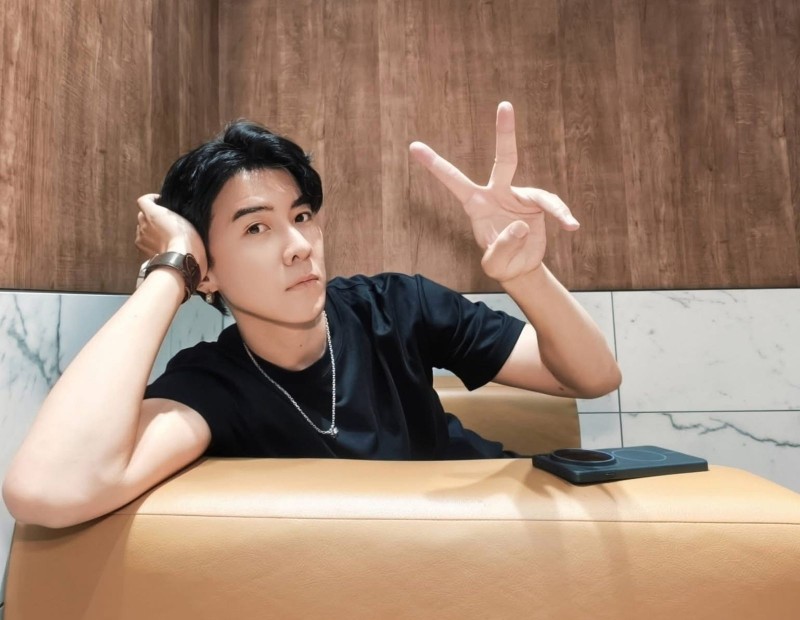 與董事千金結婚卻爆有11歲兒子　昔日男偶像認了「與前女友共同扶養」