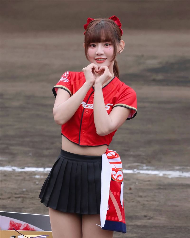 獨／啦啦隊女神新年盼魅力飆！小映「偷練李多慧」這招　曝私下相處模式