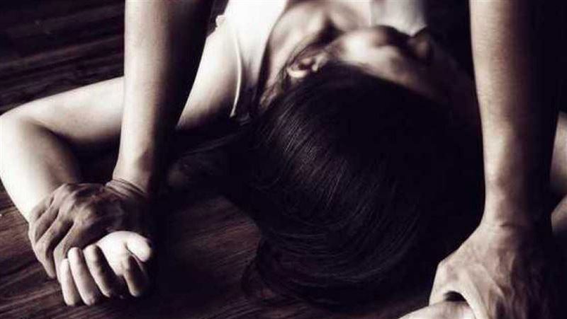 高中狼師硬上女學生「逼吃排泄物」!出庭大笑無悔意 判決出爐