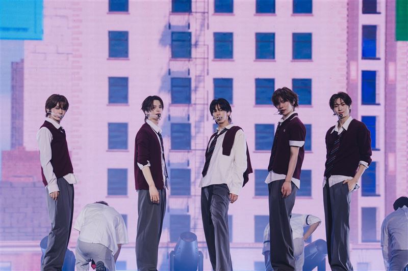 撒嬌舞爆紅！TWS首世巡「6缺1」登高雄　林俊傑神曲全場尖叫