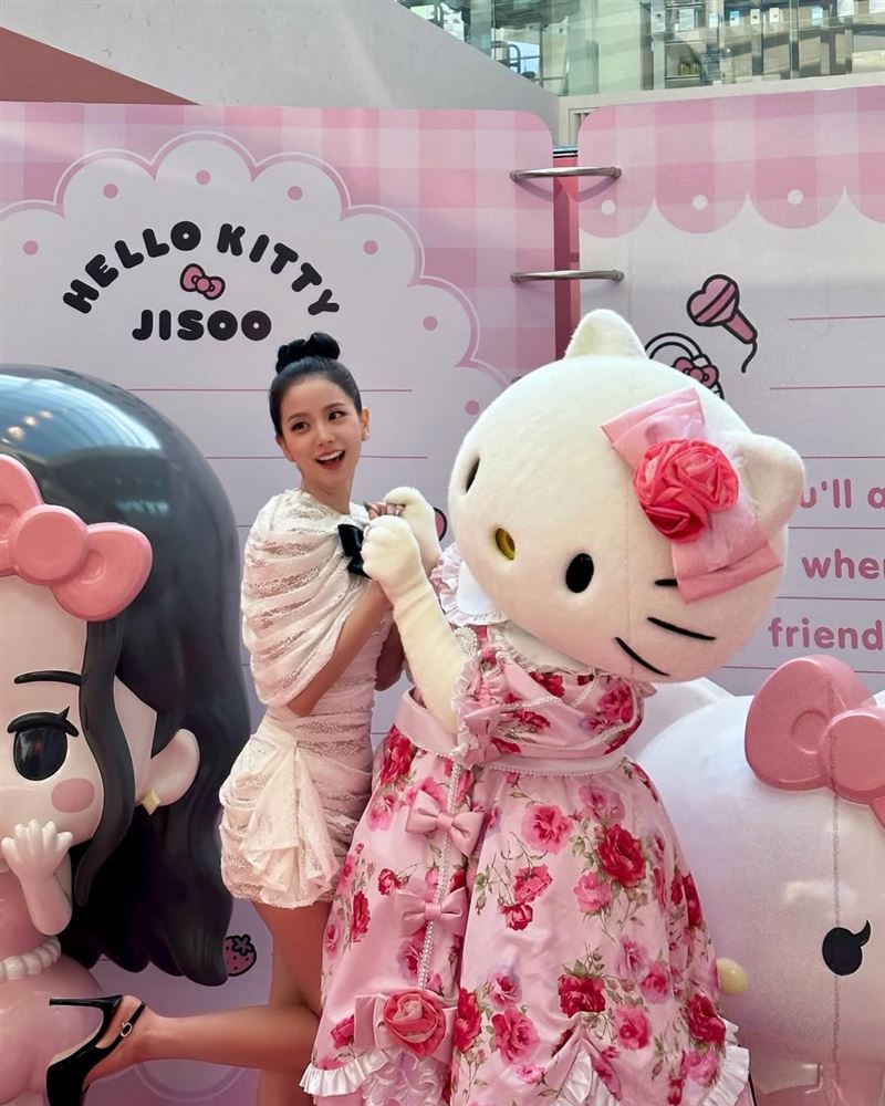 JISOO聯名HELLO KITTY登台灣！竟爆出「授權疑雲」　韓方發聲：未經協商