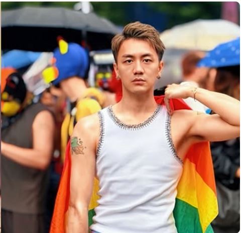 高鐵桌板誰該收?網紅怒嗆乘客「沒手沒眼睛」慘遭炎上挨轟:巨嬰