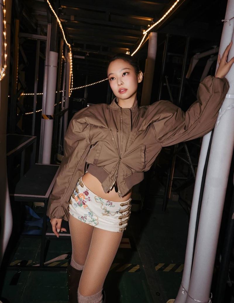 太狂了！30歲女星「捧4.3億現金」無貸款買下豪宅　財力震撼全網