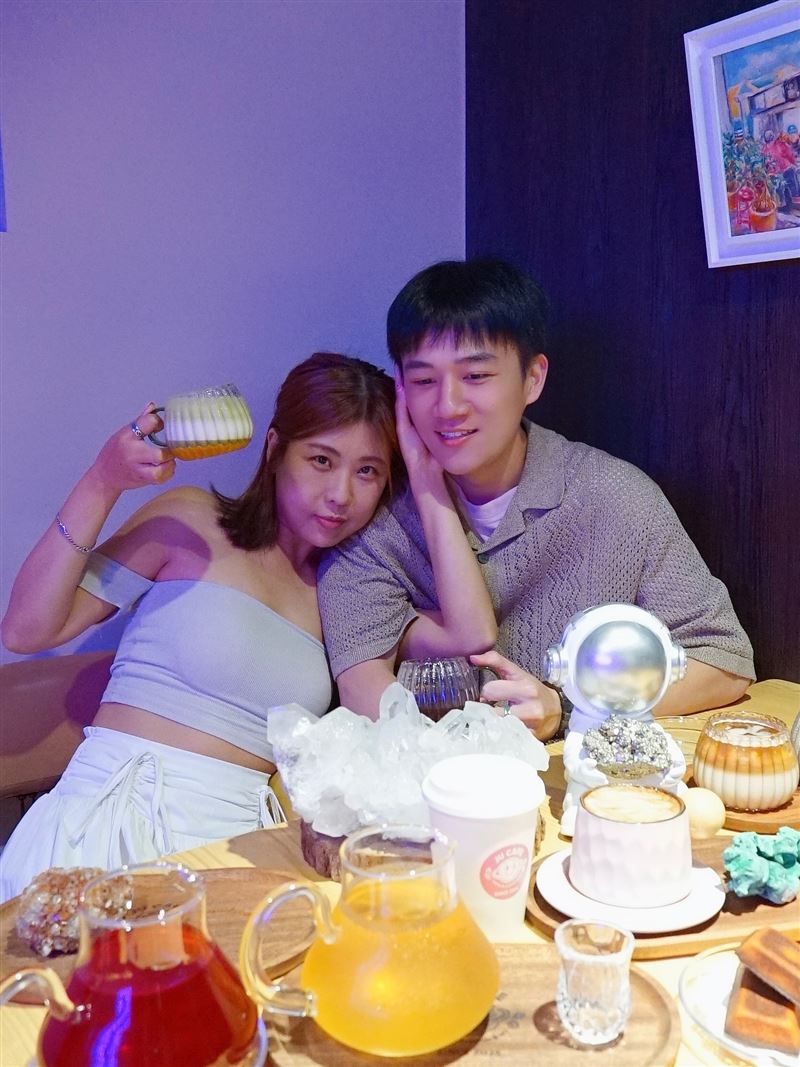 認愛小10歲男星！這群人木星甜曝細節　「床上1舉動」確認彼此關係