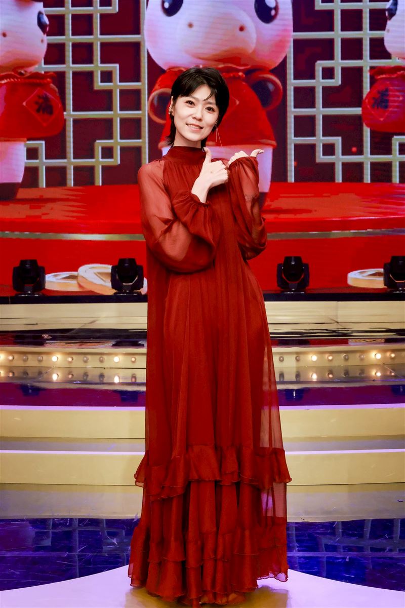 「暴瘦像紙片人」網嚇傻！曹雅雯除夕公開現身近況曝　全場哭成一片