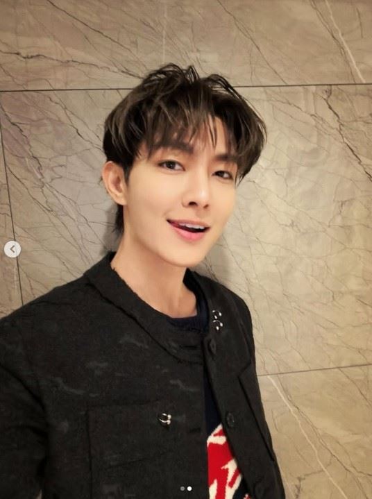 男神好手氣！炎亞綸刮刮樂「買這款」秒中萬元　網笑：財神爺喜歡帥的