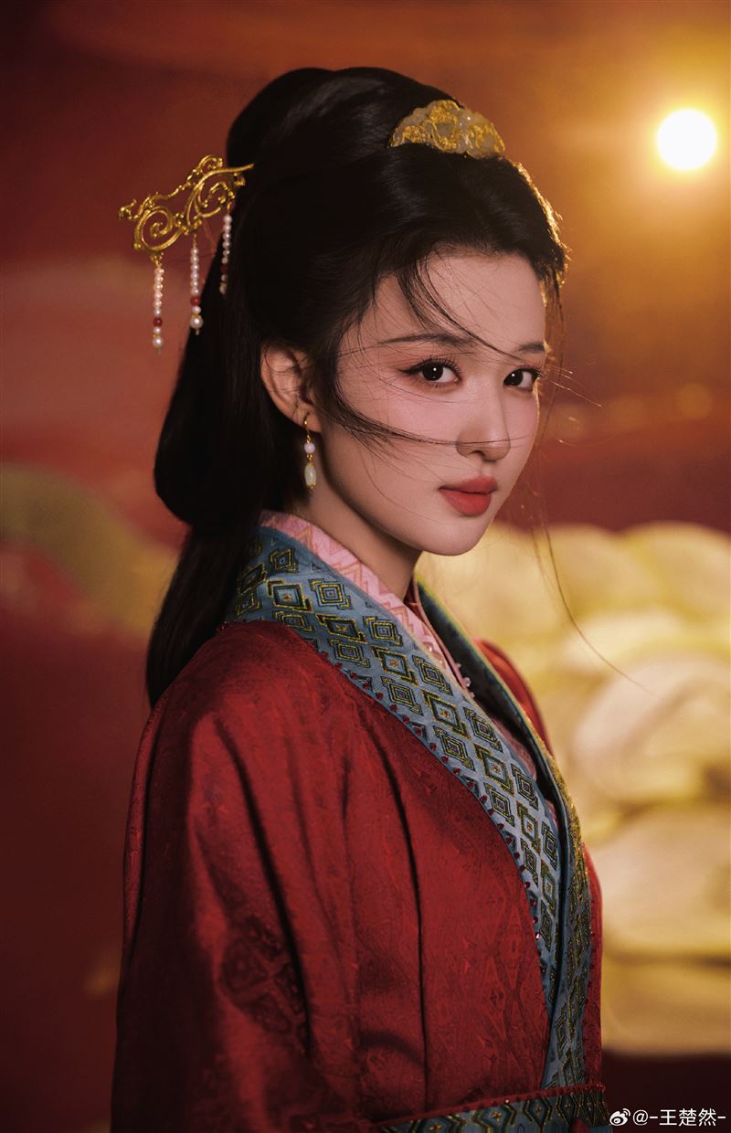 女星登春晚「僅20秒鏡頭」美到爆紅！扮王昭君彈琴　熱度飆破2億狂漲粉