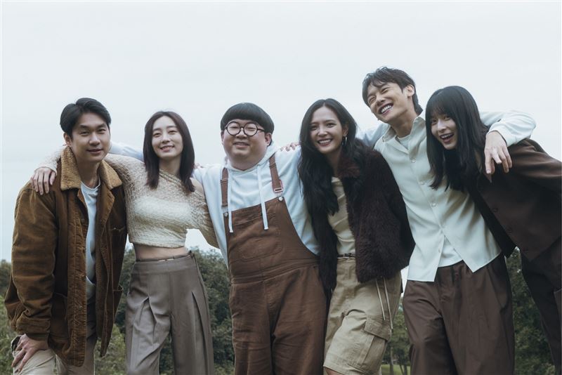 吳子霏闖森林秘境！大露美腿「遭小黑蚊叮爆」驚人慘狀曝光