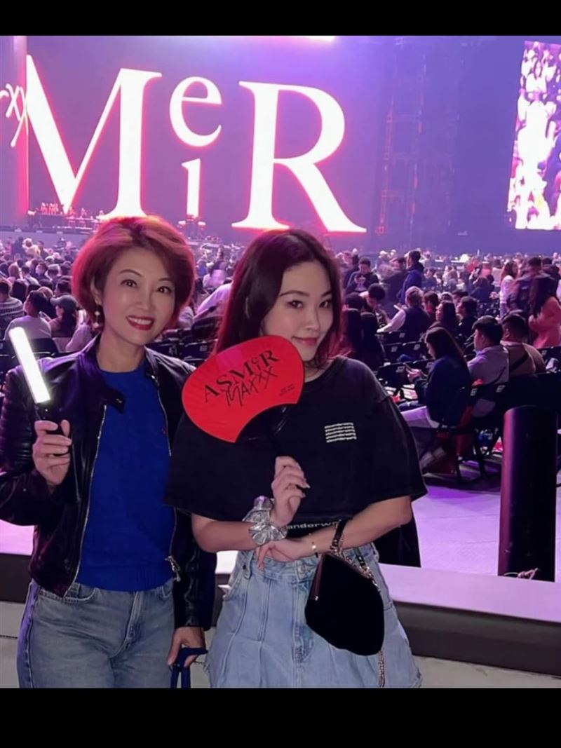 吳中純癌逝！愛女病榻深吻淚別　慟喊：還是好美