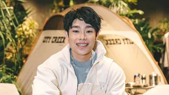 葉秉桓國道車禍打滑三圈撞護欄！車頭全毀胸部挫傷　緊急送醫救治