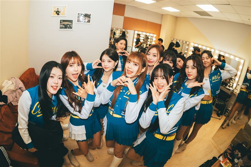 啦啦隊女神太狂！見面會「首賣秒殺大當機」急撒現金救援　超狂畫面曝