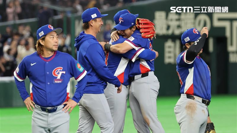 WBC／機長廣播「台灣贏韓國了」！全機拍手歡呼　樂天女孩見一幕感動