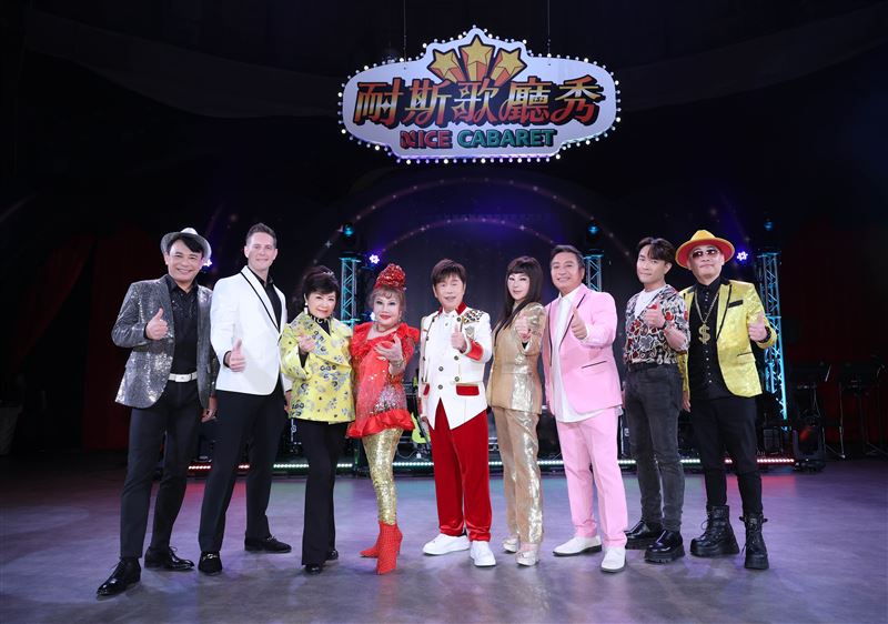 王彩樺台上脫了！化身「埃及豔后」辣成這樣　短裙美腿全看光