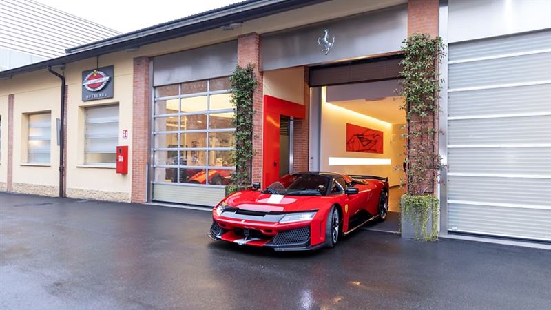 台灣第一輛Ferrari新馬王交車　林志穎親自開箱、登法拉利官網