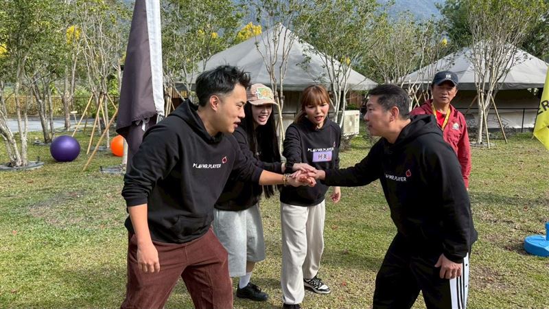 《玩很大》爆意外！金鐘視帝狂輸挨轟「當場險重摔」　超慘畫面全被拍