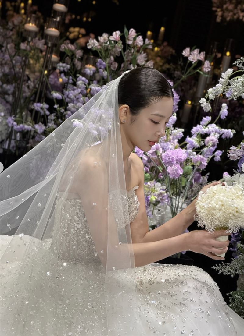 女偶像交往6年沒人知!「突傳喜訊」邀團員唱獻唱 網嗨:團魂還在