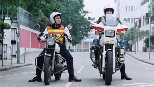 周星馳電影《逃學威龍2》神祕女交警身分曝光!竟是「粵劇名家」