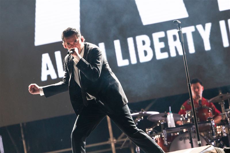 直擊/唱紅《咒術迴戰》神曲!日大咖樂團唱一半 「金曲男星」現身了