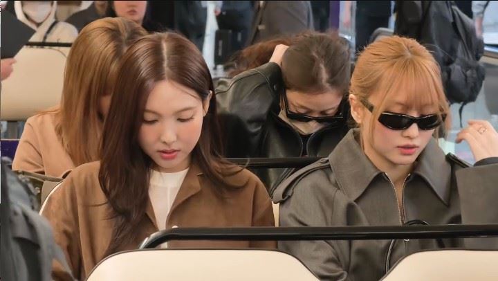 直擊／TWICE抵台了！娜璉嘟嘴現身　Momo、志效黑墨鏡超帥