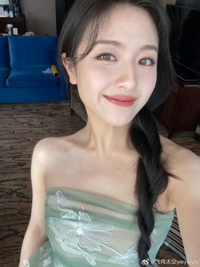 26歲女星逛潮店消費「要折扣」遭店員嘲諷「18線」爆料全網怒了！