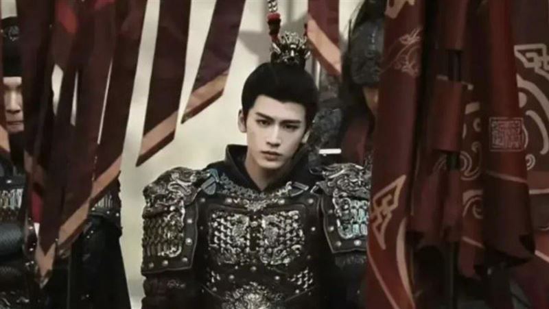 張凌赫被酸粉底液將軍！官方開砲狂轟網炸裂審美崩壞